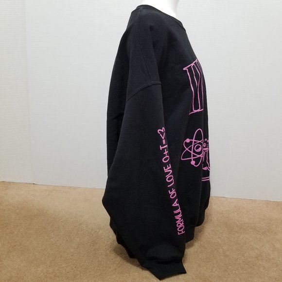TWICE sweatshirt 2XL Formula Of Love O+T=<3 chemistry graphic kpop band merch - Picture 4 of 10